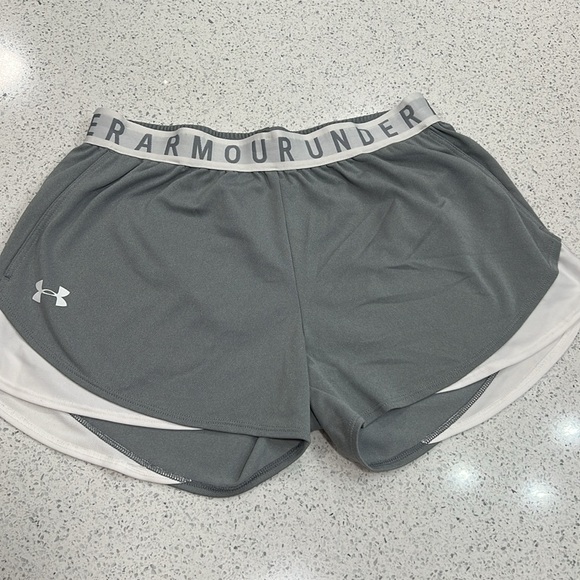 Under Armour Athletic Shorts - Picture 4 of 5